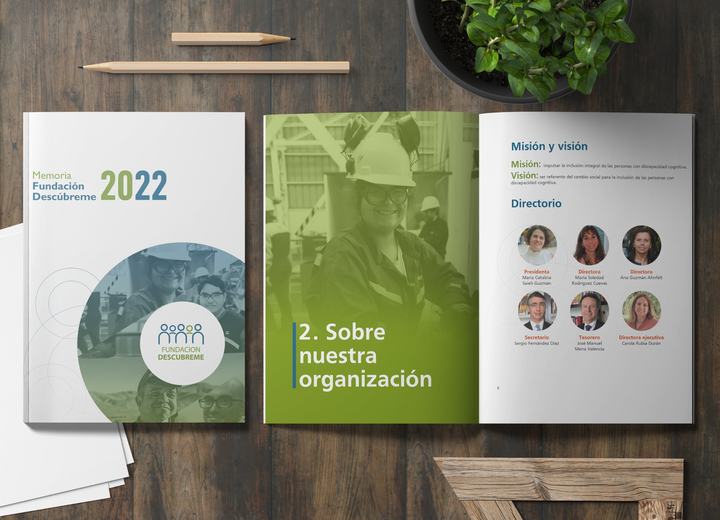Memoria Fundación Descúbreme 2022, diseño editorial, trabajo de diseño de Alejandro Poblete Cea